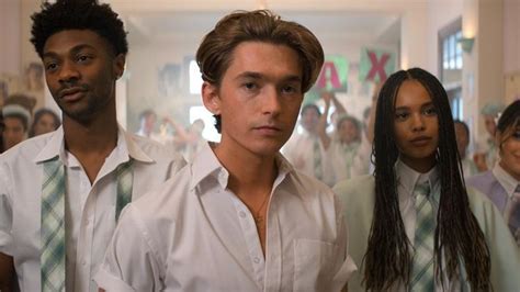 Do Revenge: Una comedia adolescente oscura con un toque de thriller psicológico!